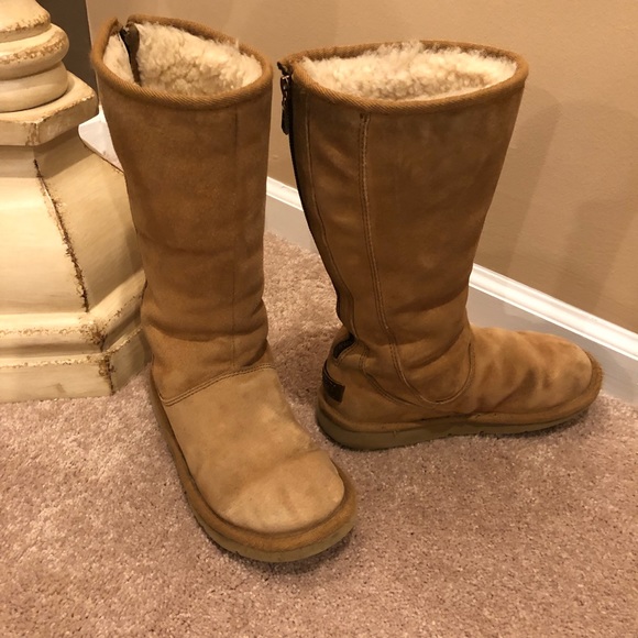 UGG Shoes - UGG Zippers in the back Sz 6